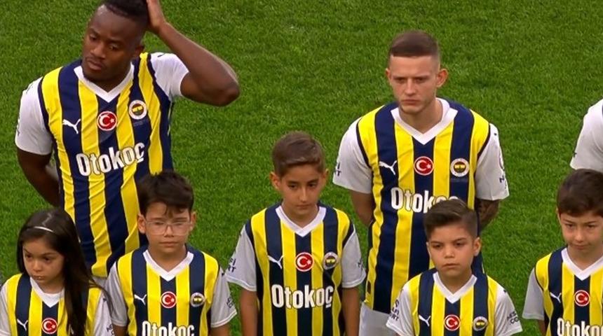Fenerbahçe taraftarından maç başında tepki çeken hamle!