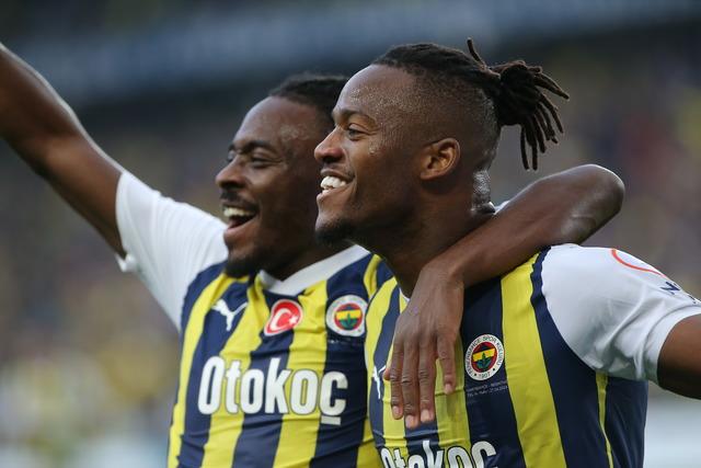 SON DAKİKA: Fenerbahçe sahasında 10 kişi Beşiktaş'ı devirdi, 3 puanı kaptı! Sarı-Lacivertliler zirve takibini sürdürdü