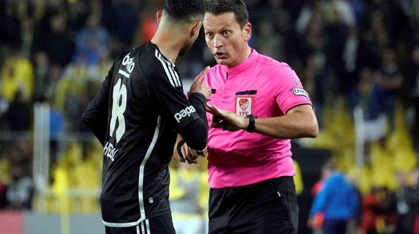 Beşiktaş, Kadıköy'de kırmızı görmeden duramıyor!