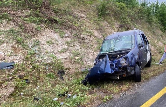 Sakarya'da feci kaza! Kafa kafaya çarpıştılar: 1 ölü, 3 yaralı 640xauto