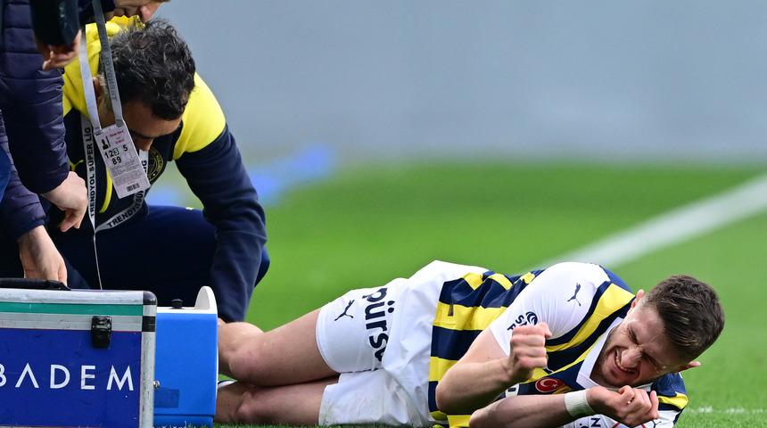 Fenerbahçe - Beşiktaş derbisinde sakatlanan İsmail Yüksek'ten kötü haber geldi!