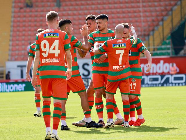 Alanyaspor, İstanbulspor'u farka boğdu
