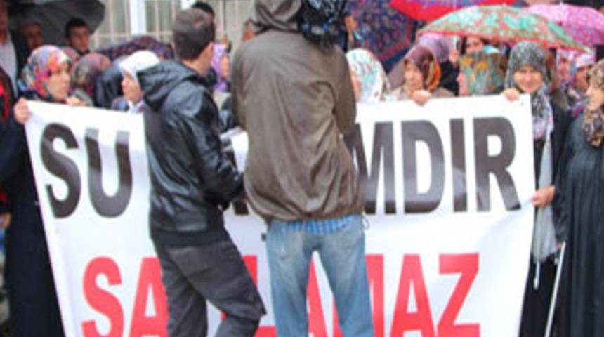 Eylem yapan k&ouml;yl&uuml;ler mahkemelik oldu