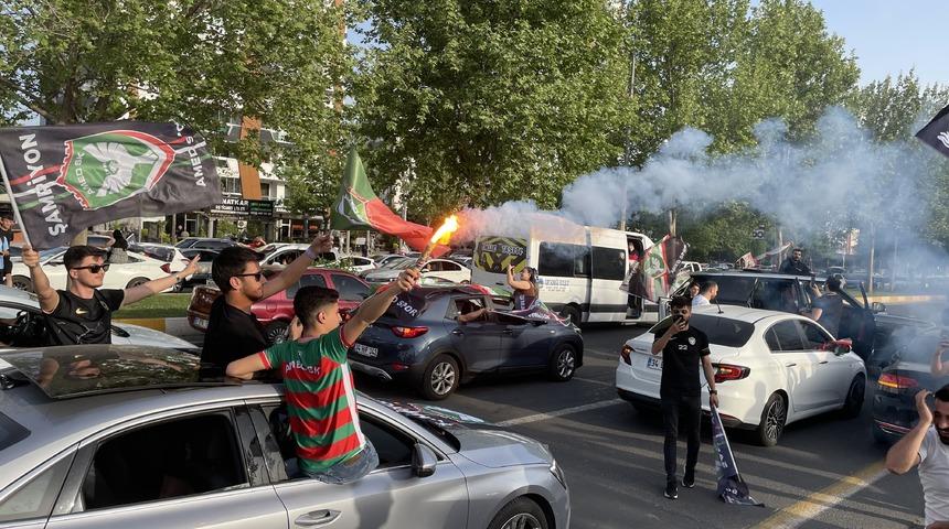 Şampiyonluk için büyük avantaj yakalayan Amed Sportif Faaliyetler'e coşkulu karşılama