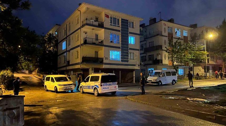 İki aile arasında silahlı kavga! Ortalık savaş alanına d&ouml;nd&uuml;: 1 &ouml;l&uuml;, 2 yaralı
