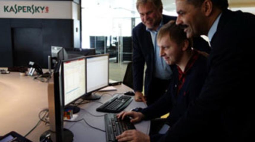 İnterpol siber su&ccedil;lulara g&ouml;z a&ccedil;tırmayacak