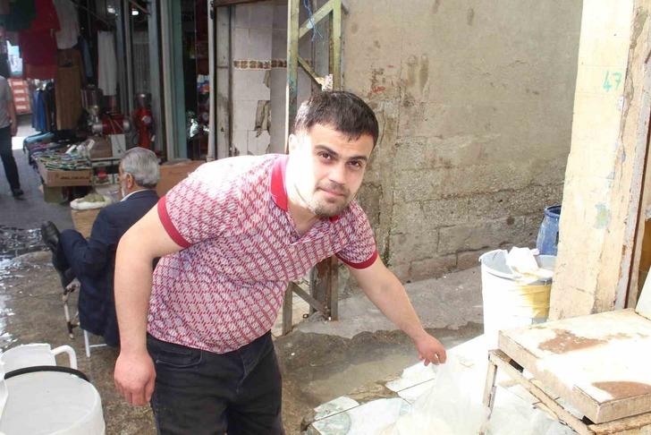 Siirt'te yapılıyor, kilometrelerce uzaklıktan talep görüyor! Kilosu 130 TL, 200 kilo alan bile var G1