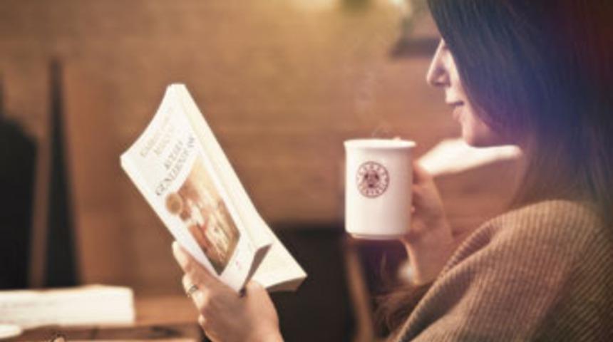 Kahve ile edebiyat keyfi aynı &ccedil;atı altında