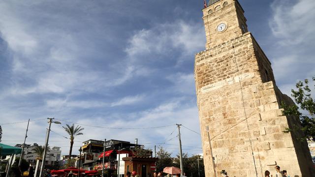 Tarihi saat kulesinde bayrak krizi! Vali, uzman raporuna sert çıktı: 'Herkes haddini bilecek'