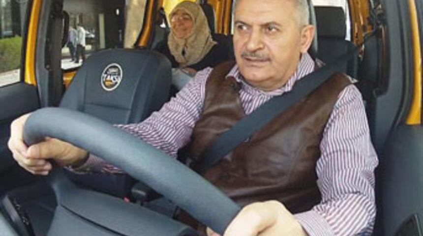 Bakan Yıldırım taksici oldu