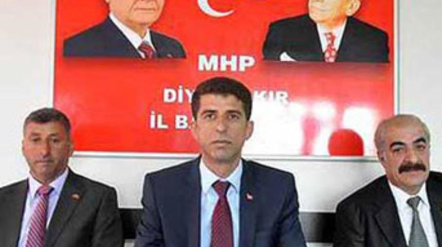 MHP'nin zarfı gazetecileri şoke etti
