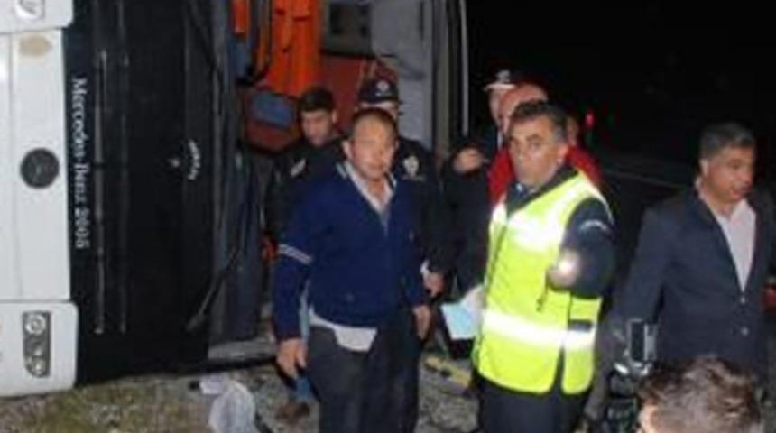 BDP'lileri taşıyan otob&uuml;s devrildi!