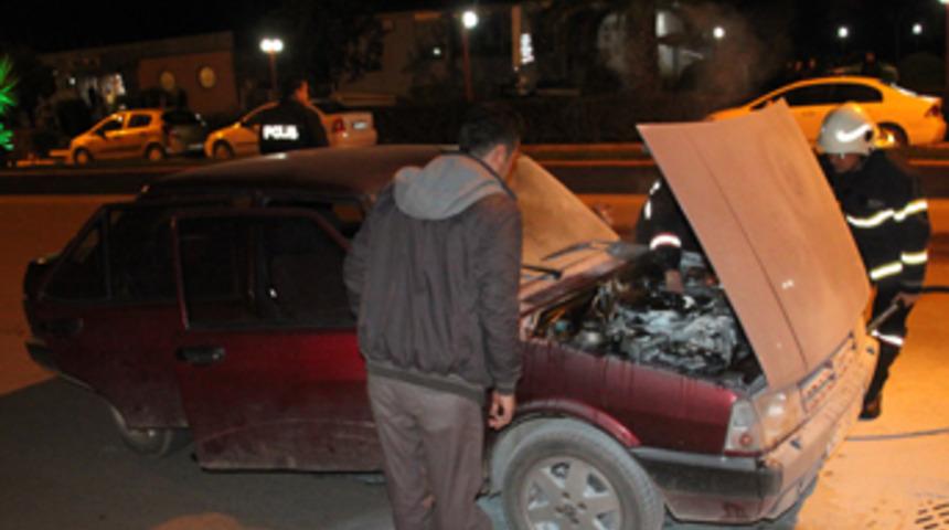 Hareket halindeki otomobil yandı
