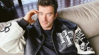 Kıvanç Tatlıtuğ oğluyla kumsalda dans ettiği anları paylaştı! Benzerlikleri dikkat çekti