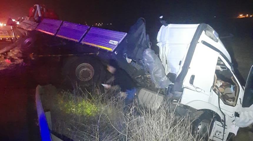 Niğde'de 5 aracın karıştığı zincirleme kazada 2 kişi öldü