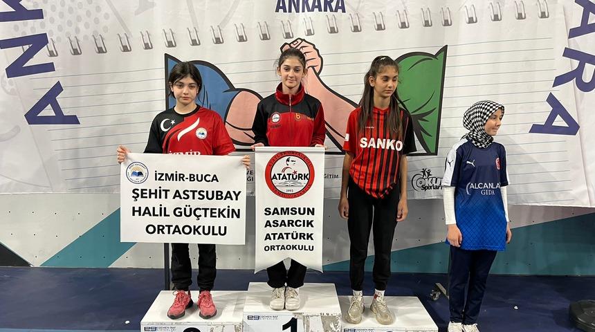 Samsunlu ortaokul öğrencisi bilek güreşinde Türkiye şampiyonu oldu