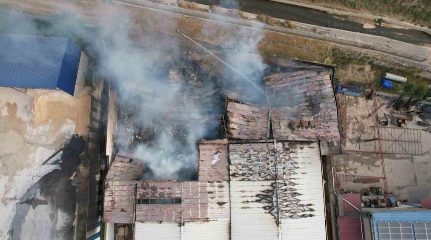 Kahramanmaraş’ta fabrika yangınının boyutu gün ağarınca ortaya çıktı
