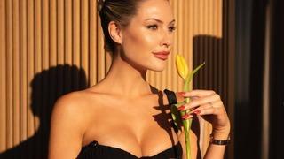 Chloe Loughnan iddialı tatil pozlarıyla sosyal medyayı salladı! Aşk yaramış