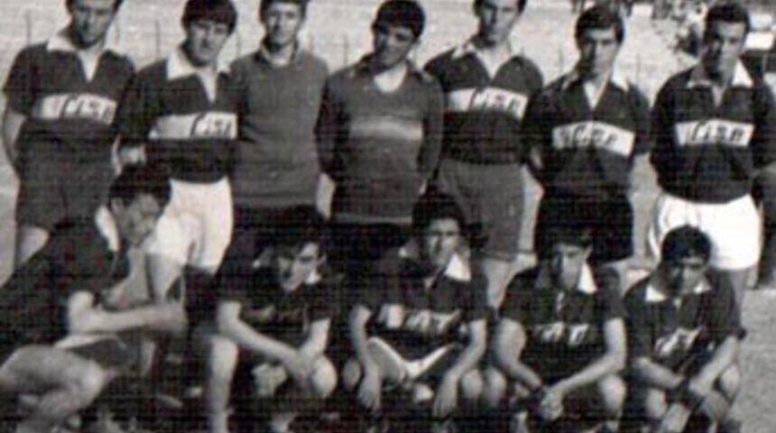 Gül, okul takımının kalecisi çıktı