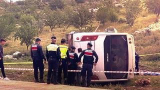 Gaziantep’te yolcu midibüsü kaza yaptı! Astsubay öldü, 17 yaralı