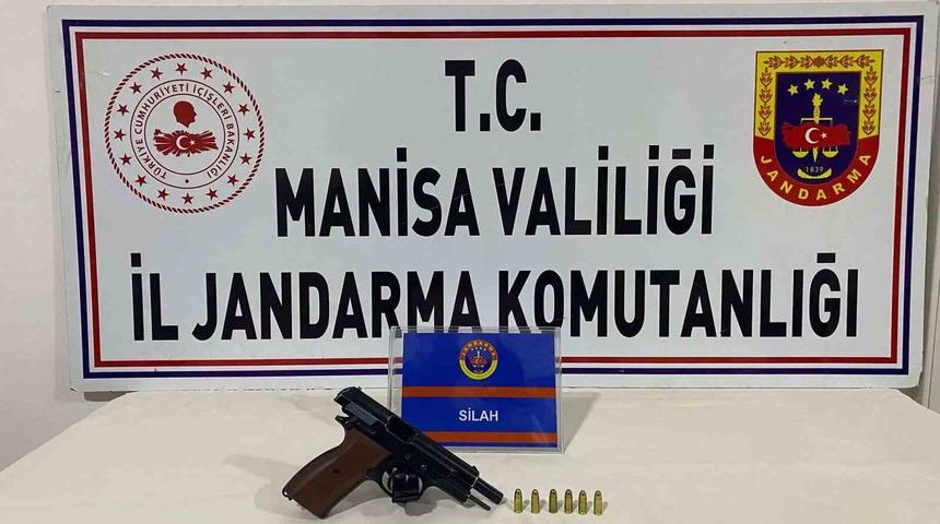 Şüpheli şahsın üzerinden seri numarası silinmiş tabanca çıktı