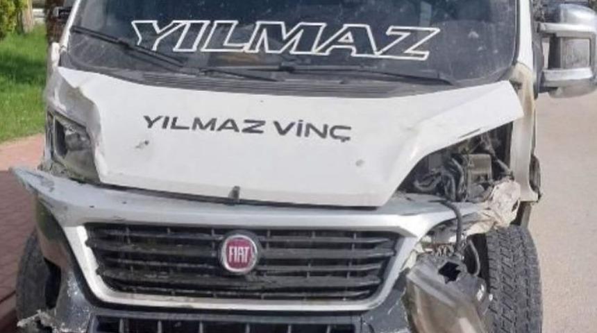 Bilecik'te 8 araca ve iş yerine çarpan çekicinin sürücüsü gözaltına alındı