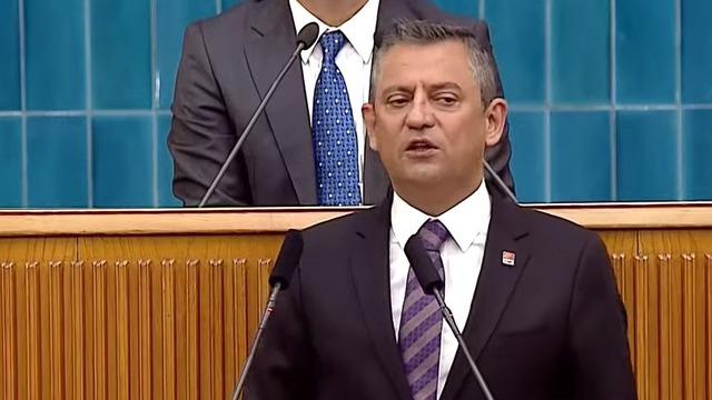 CHP lideri Özel'den 1 Mayıs çıkışı! AYM kararını gösterdi: Taksim'i yasaklamak anayasayı tanımamaktır!