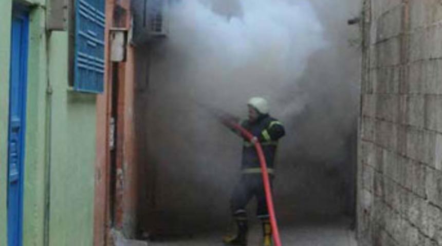 Mahalleyi basıp evleri ateşe verdiler