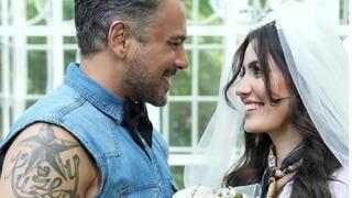7 yıl Çağla Şıkel’le evli kalan Emre Altuğ yeniden evlendi! Sürpriz nikah ise...