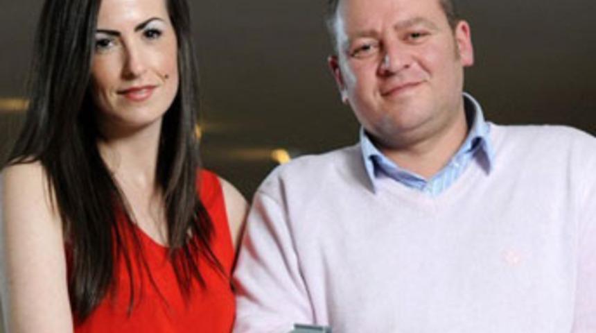 Bileğini burktu bacağı kesiliyor