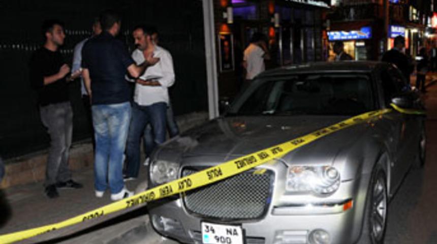 Yeşilk&ouml;y'de silahlı kavga: 3 yaralı