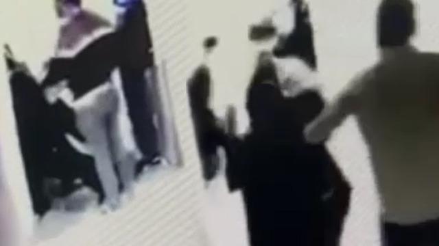 Esenyurt’ta eskort ile pazarlık kavgası sırasında kardeşini öldüren şahsın güvenlik kamerası görüntüsü ortaya çıktı