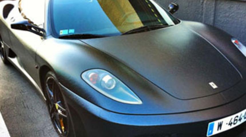 Arabalara &ccedil;ılgın desenler