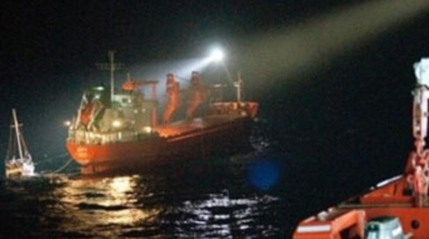 Piri Reis Ege'de bir gemiyle çarpıştı