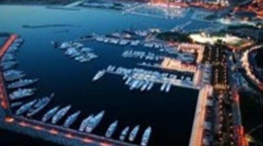 Atina'da T&uuml;rk bayrağı krizi