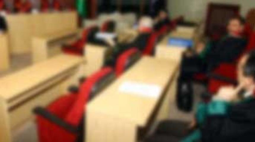 Tespih &ccedil;eken hakime tepki