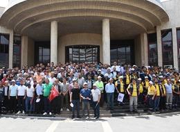 1 Mayıs’a özel maaş zammı! O ilde belediye çalışanları için ek protokol imzalandı: En düşük aylık 22 bin TL’den 28 bin liraya yükseldi