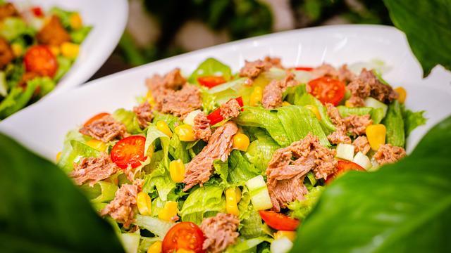 Ton balıklı salata tarifi: Ton balıklı salata nasıl yapılır?