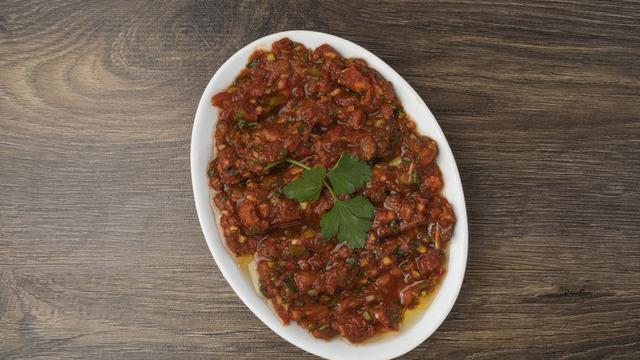 Acılı ezme tarifi: Acılı ezme nasıl yapılır?