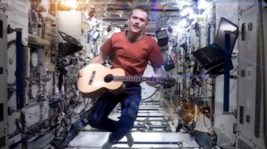 Uzaydaki ilk m&uuml;zik videosu