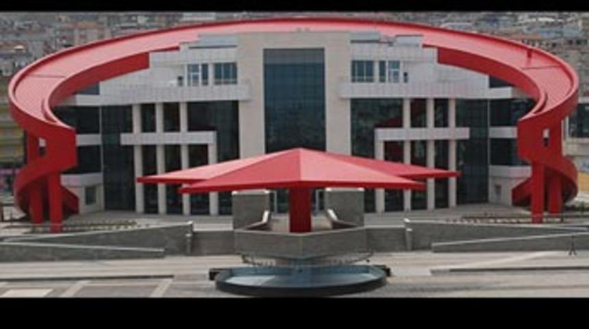 Türk bayrağı şeklinde bina yaptılar