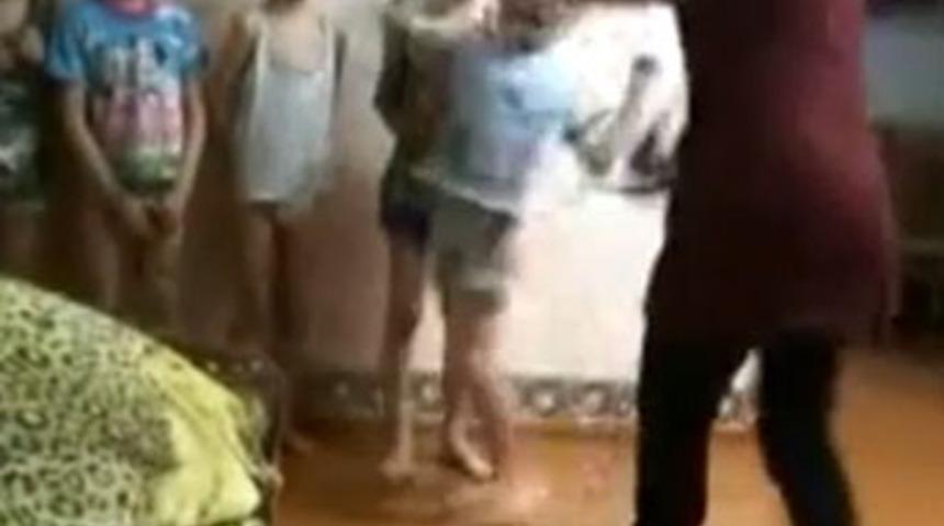 &Ccedil;ığlıkları odayı inletti!