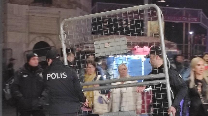 Taksim ve İstiklal Caddesi'ndeki kısıtlamalar kaldırıldı! 