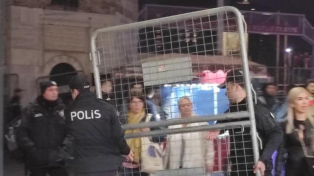 Taksim ve İstiklal Caddesi'ndeki kısıtlamalar kaldırıldı! 