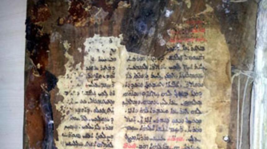 300 yıllık S&uuml;ryanice kitap ele ge&ccedil;irildi