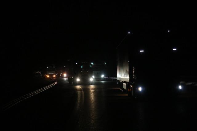 Burdur'da LPG yüklü tanker devrildi, yol ulaşıma kapatıldı 