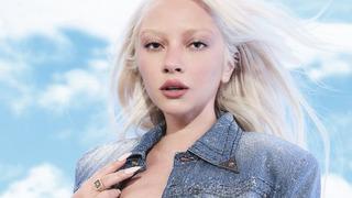 Ece Seçkin’in albümü Arabistan'da başörtülü pozuyla satışta! Yorumu gündem oldu