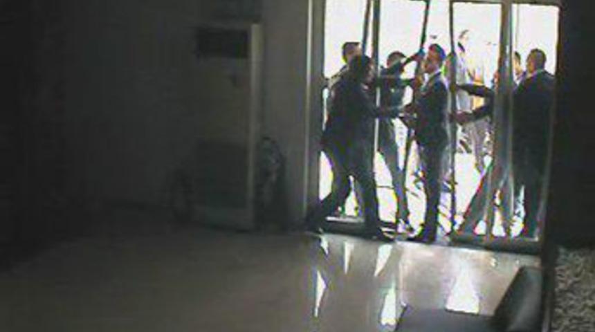 Dev fabrikada baskın şoku