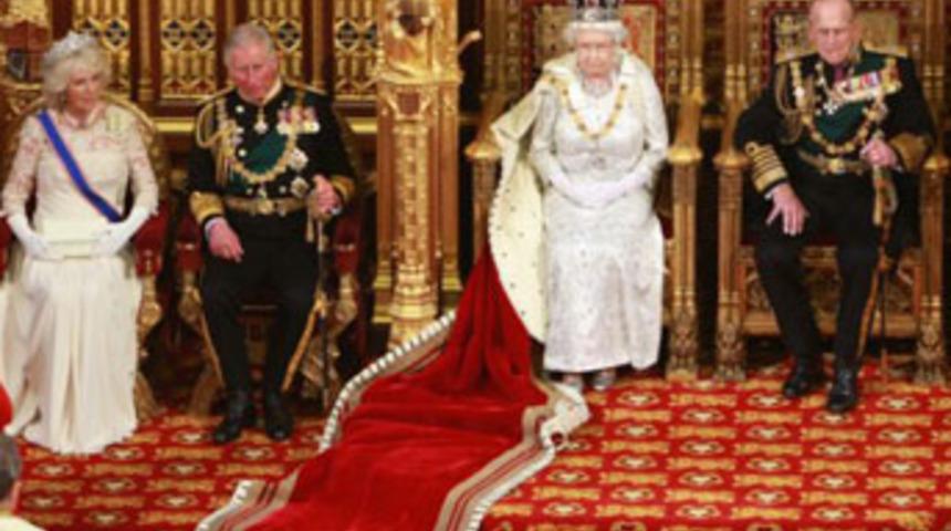 Krali&ccedil;e'den g&ouml;vde g&ouml;sterisi