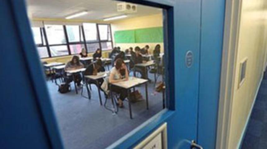 &Uuml;niversiteye kopya &ccedil;ekme dersi konuldu
